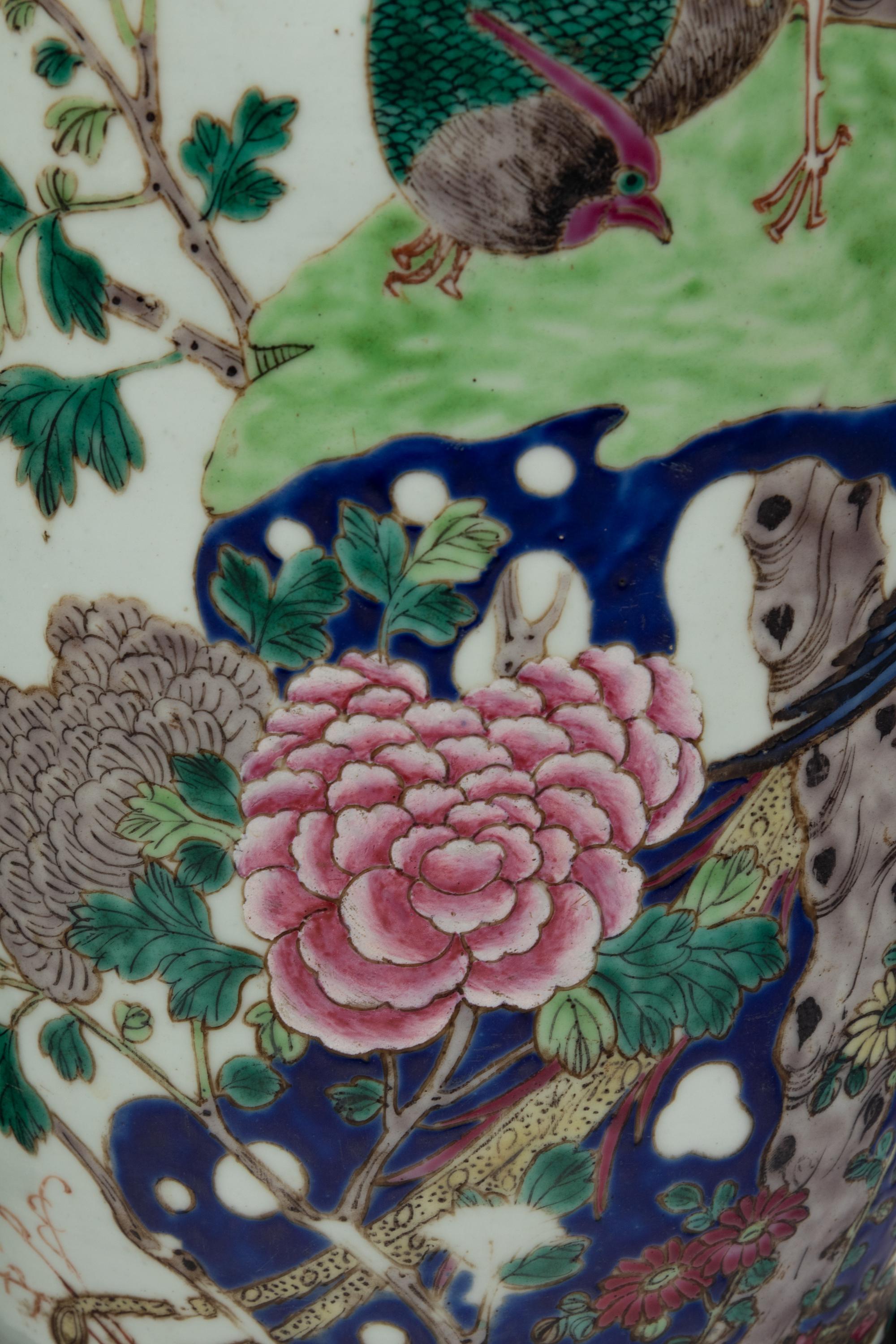 A Pair of Chinese Export Porcelain Vases