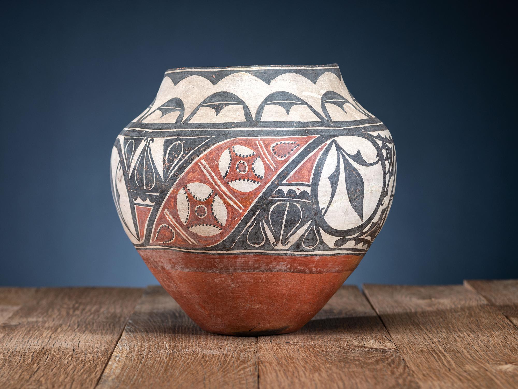 Zia Polychrome Trios Pottery Jar