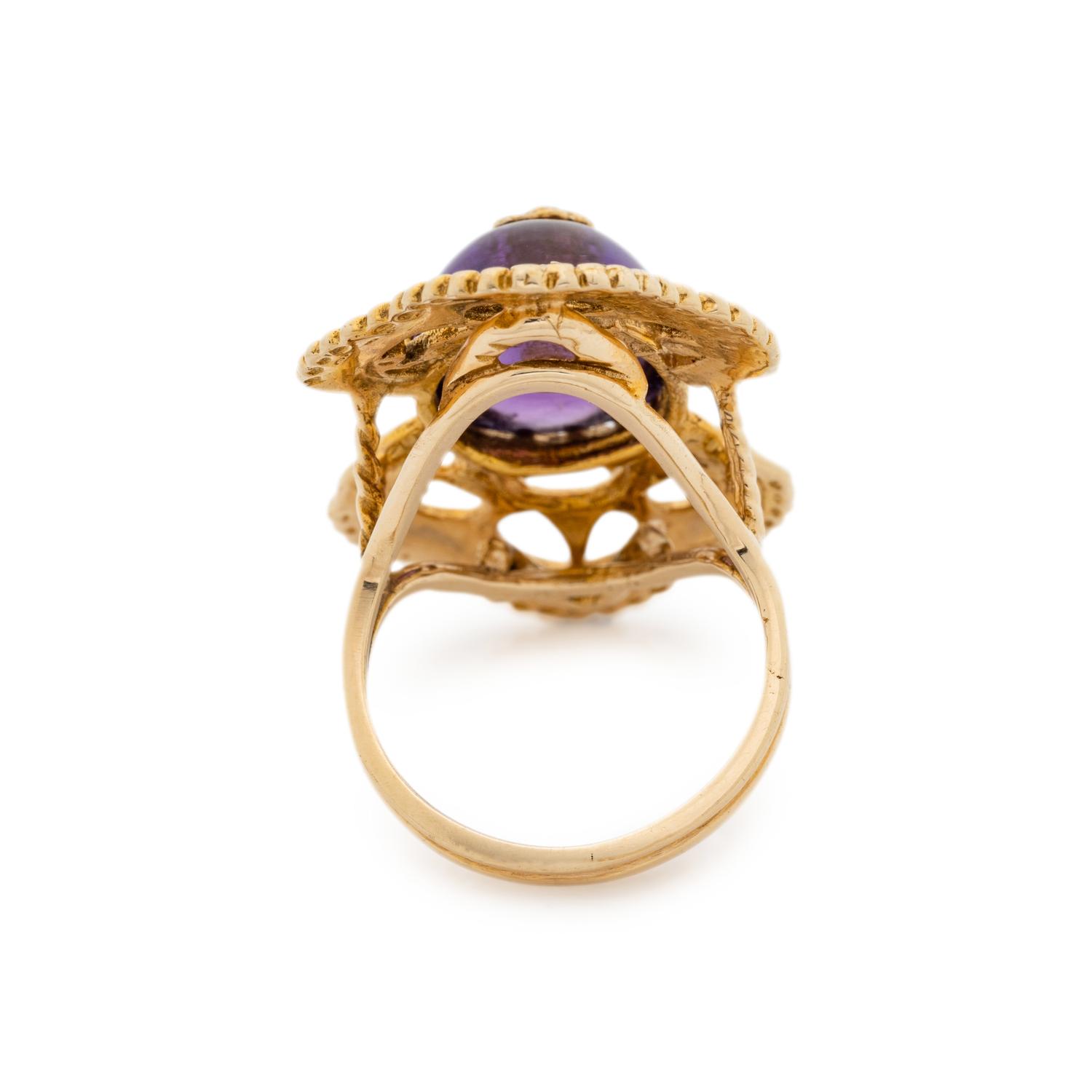 YELLOW GOLD, AMETHYST AND DIAMOND RING