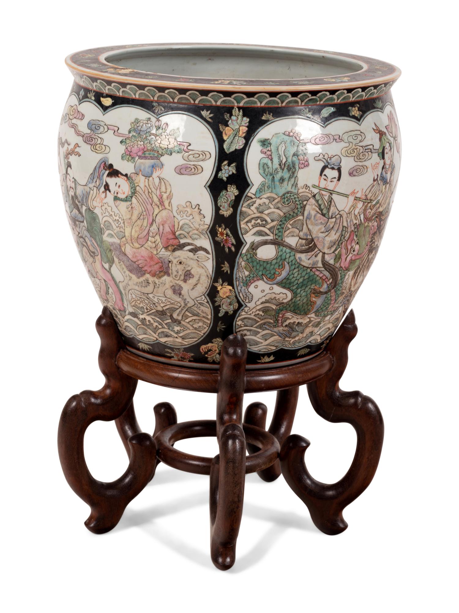 A Chinese Enameled Porcelain Jardinière
