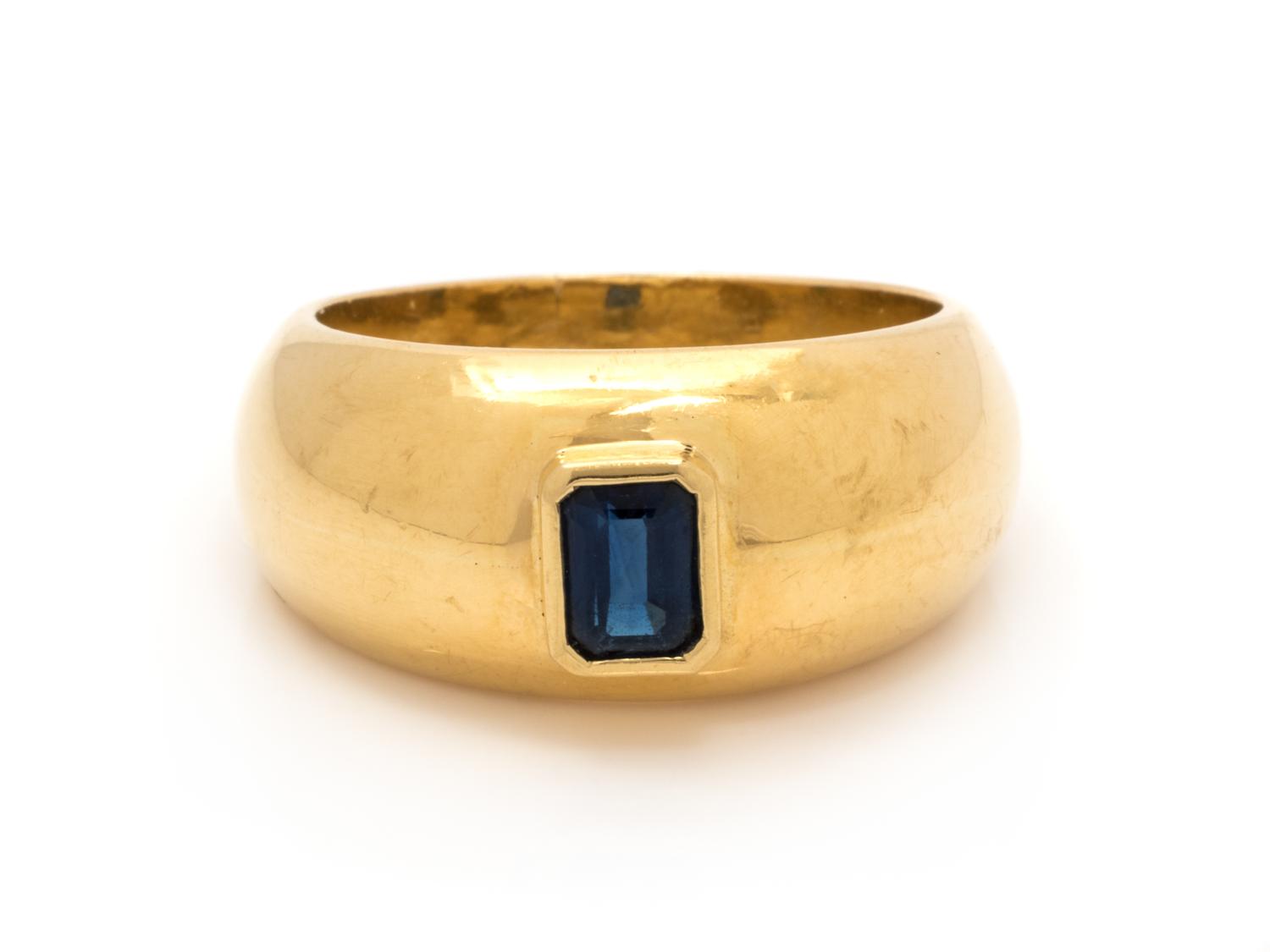 An 18 Karat Yellow Gold and Sapphire Bombe Ring, Italian,