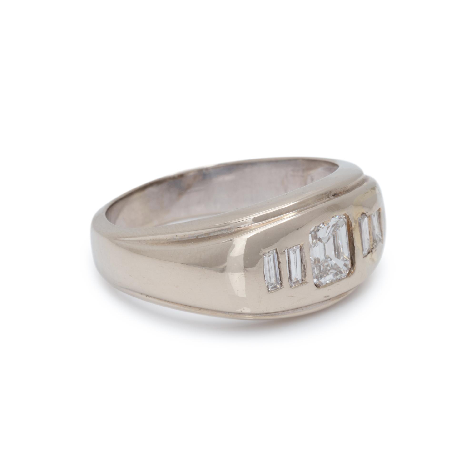 DIAMOND RING