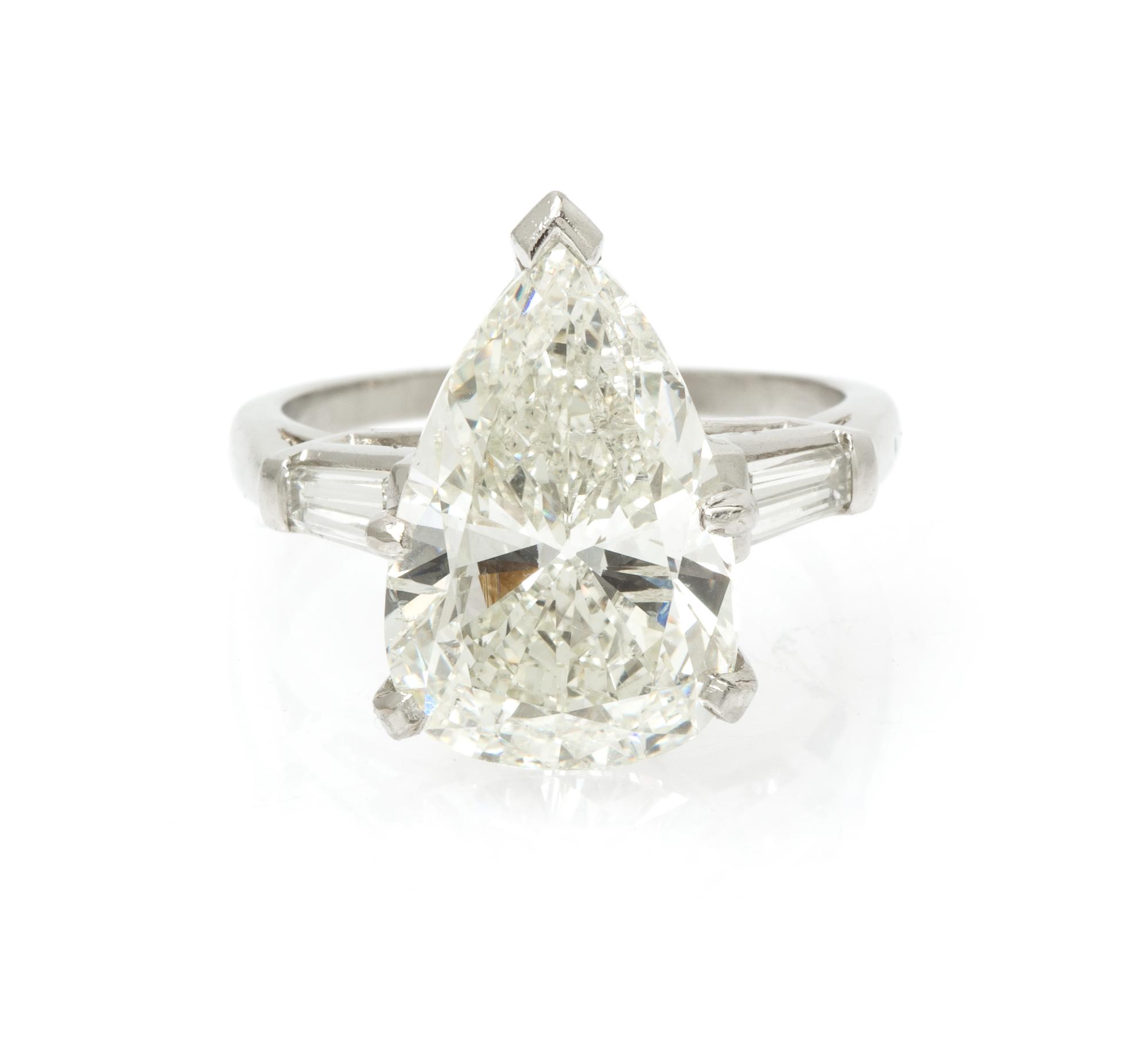 A Platinum and Pear Shape Diamond Ring, 7.40 dwts.