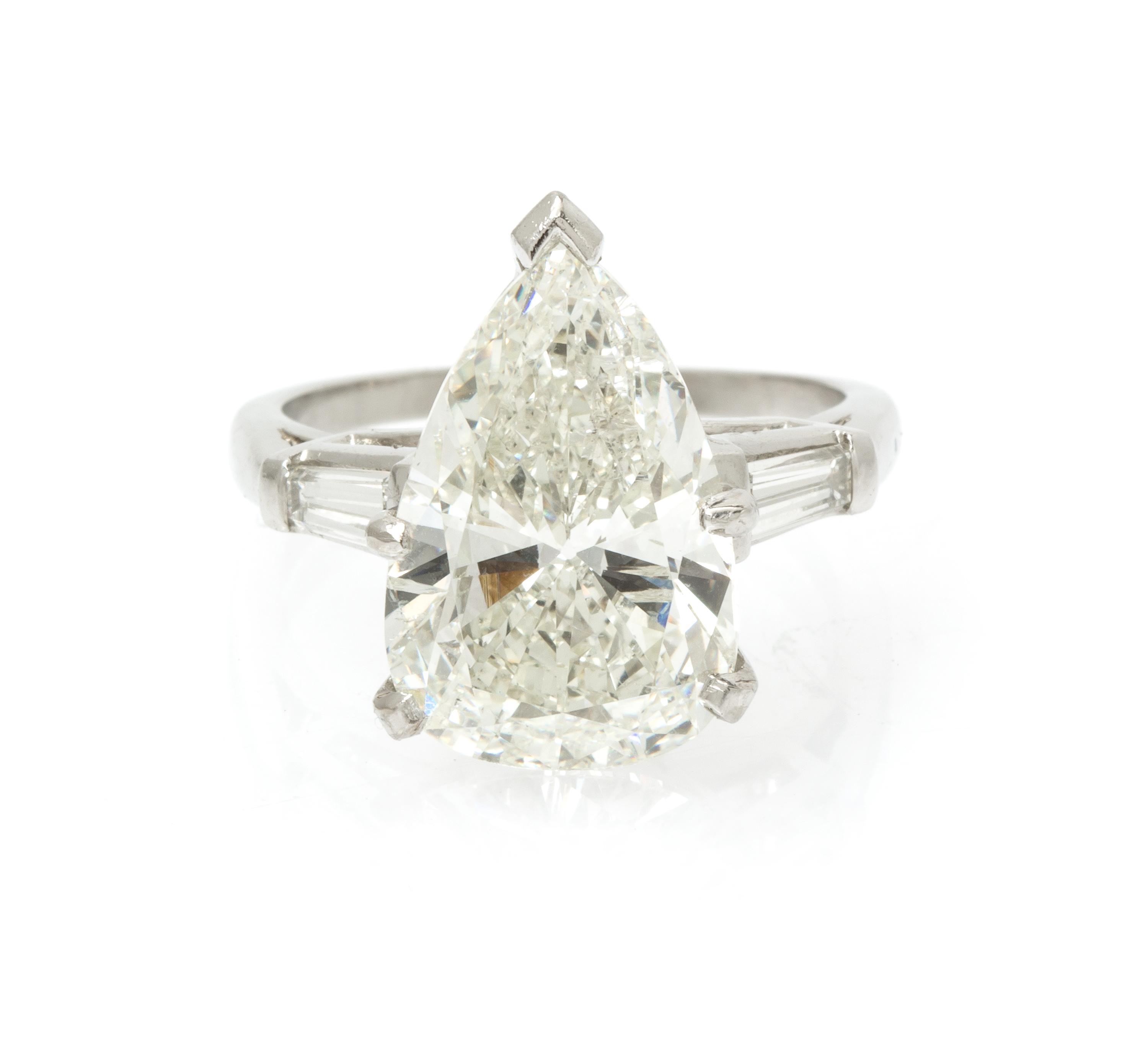 A Platinum and Pear Shape Diamond Ring, 7.40 dwts.