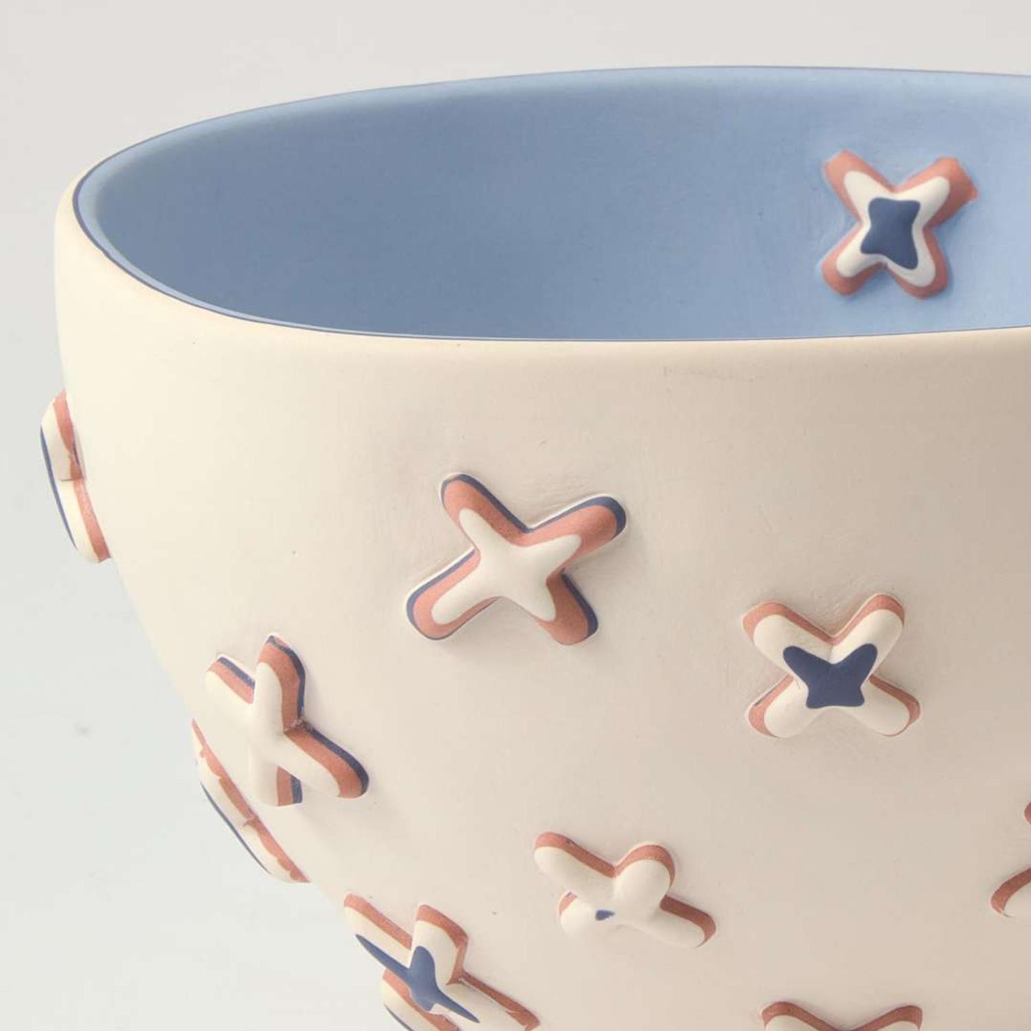 A Unique Wedgwood Kathryn Hearn Four Color Jasperware Bowl UK, circa 2000