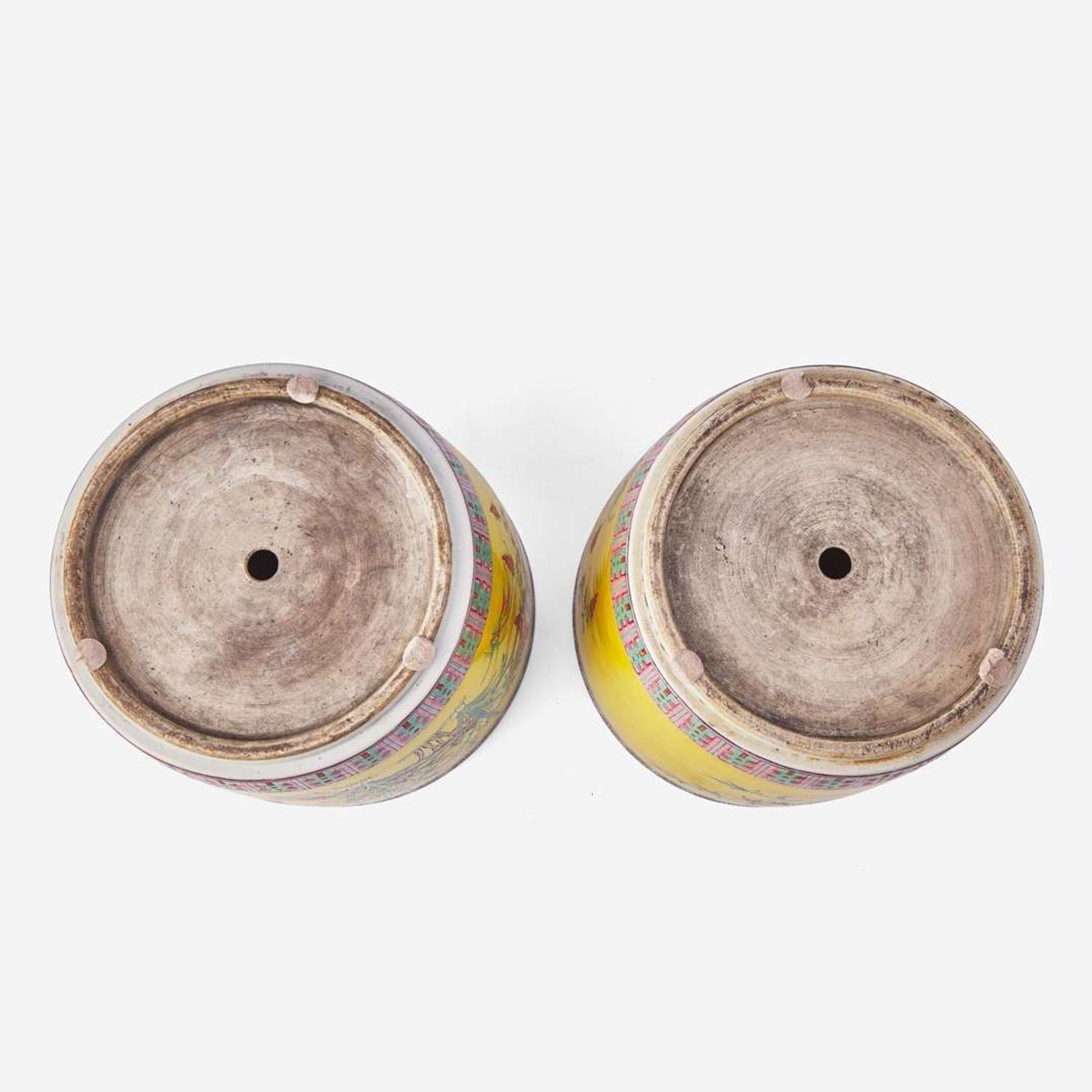 A pair of Chinese famille rose-enameled porcelain "Dayazhai"-type jardinières 粉彩大雅齋花盆一對