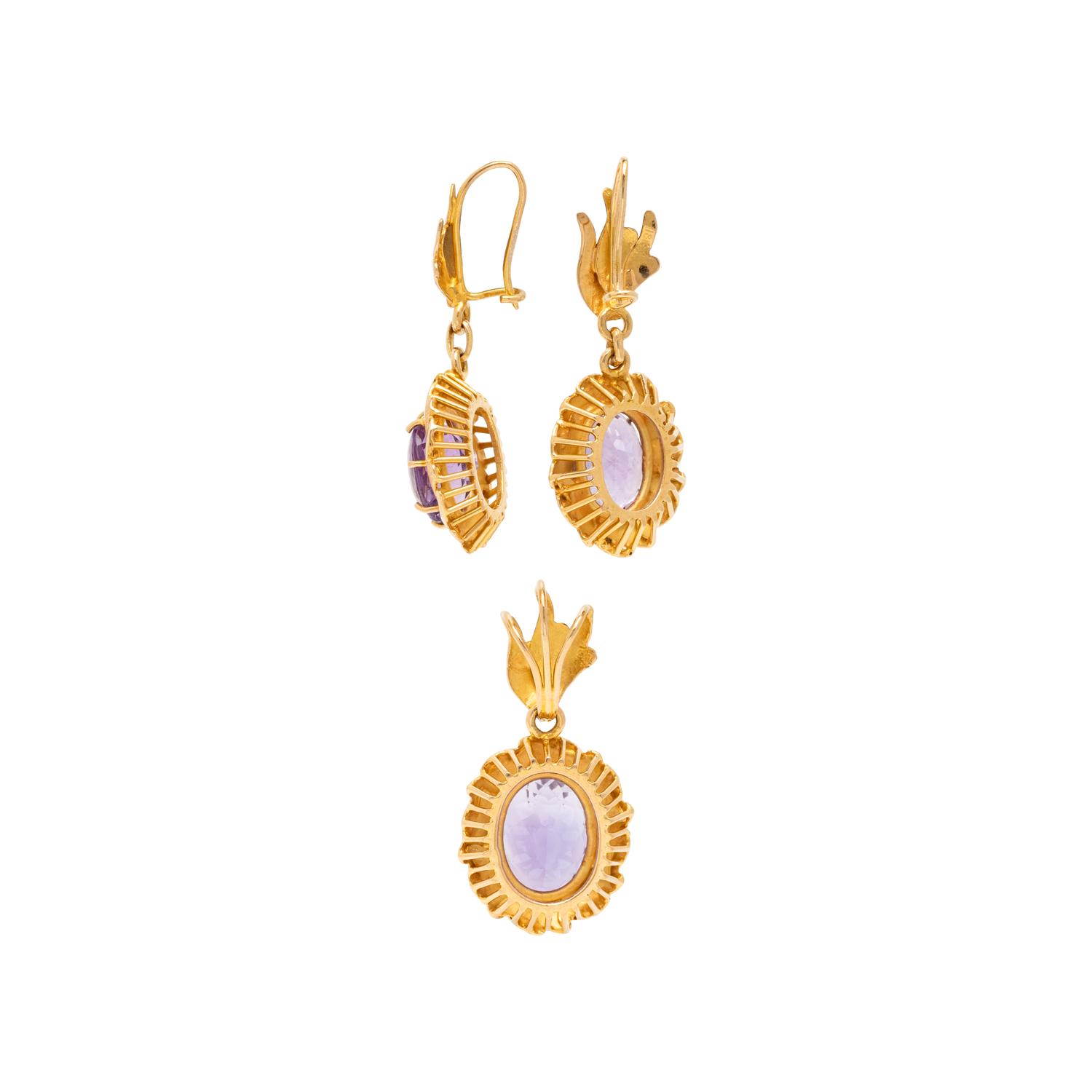 AMETHYST AND YELLOW GOLD EARRINGS AND PENDANT