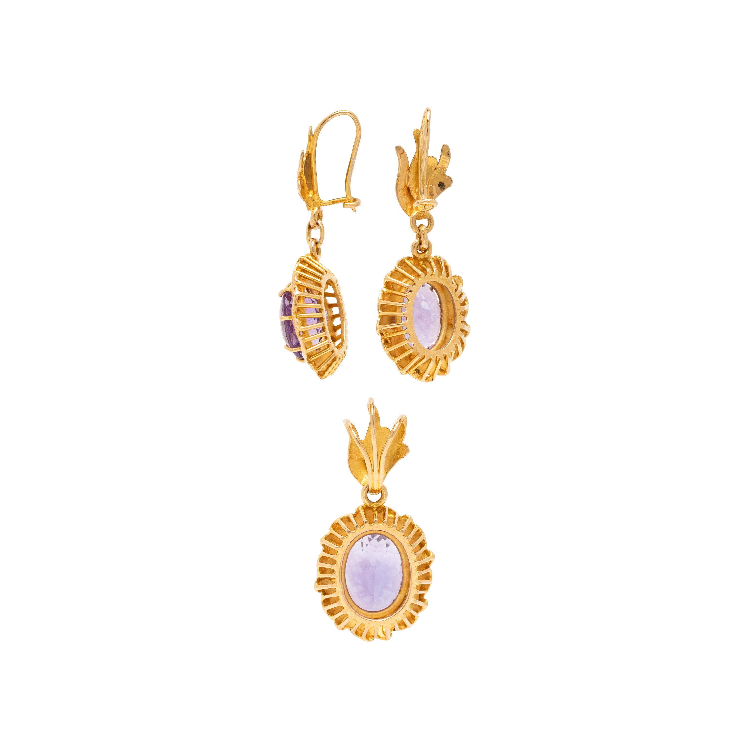AMETHYST AND YELLOW GOLD EARRINGS AND PENDANT