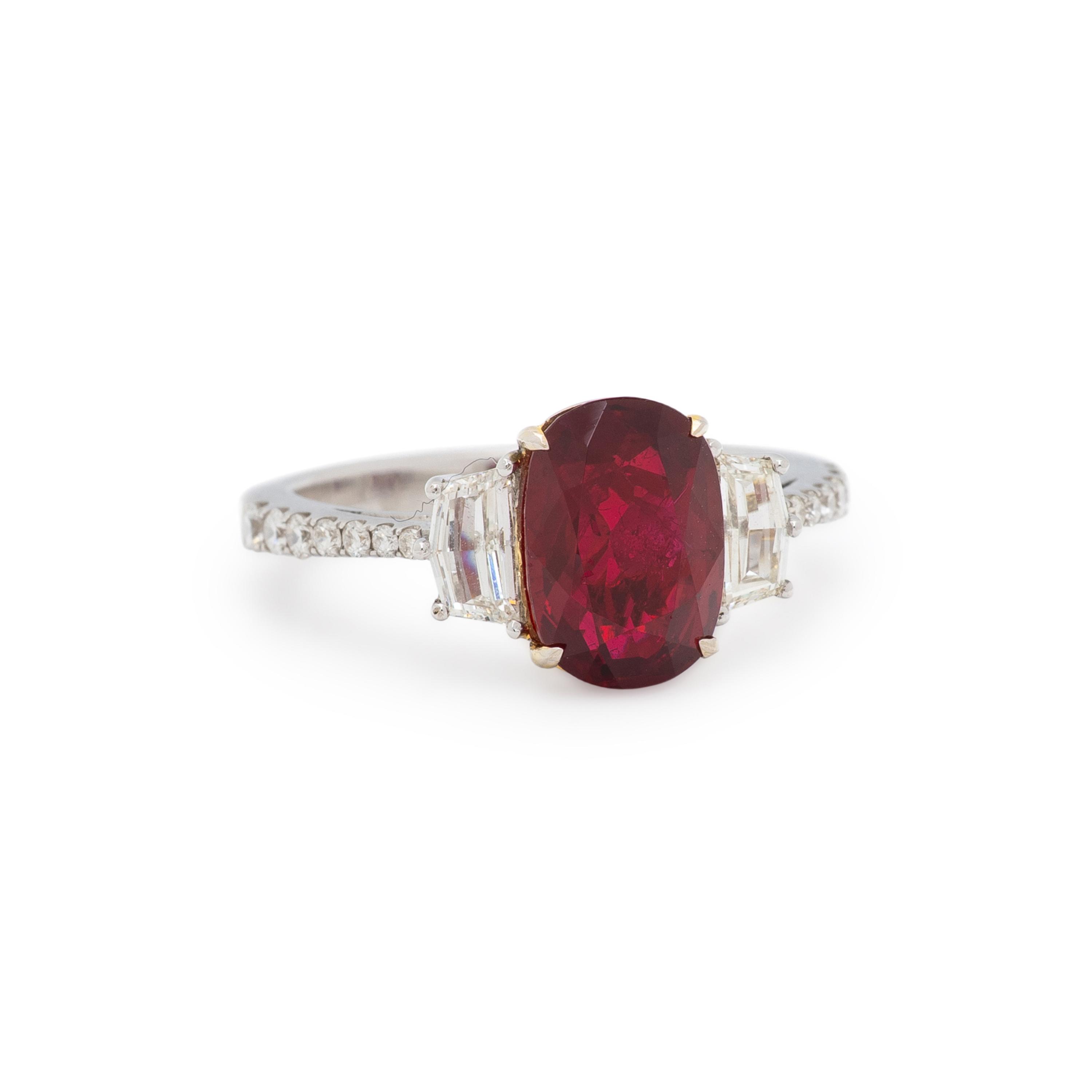 BURMESE RUBY, DIAMOND, AND WHITE GOLD RING