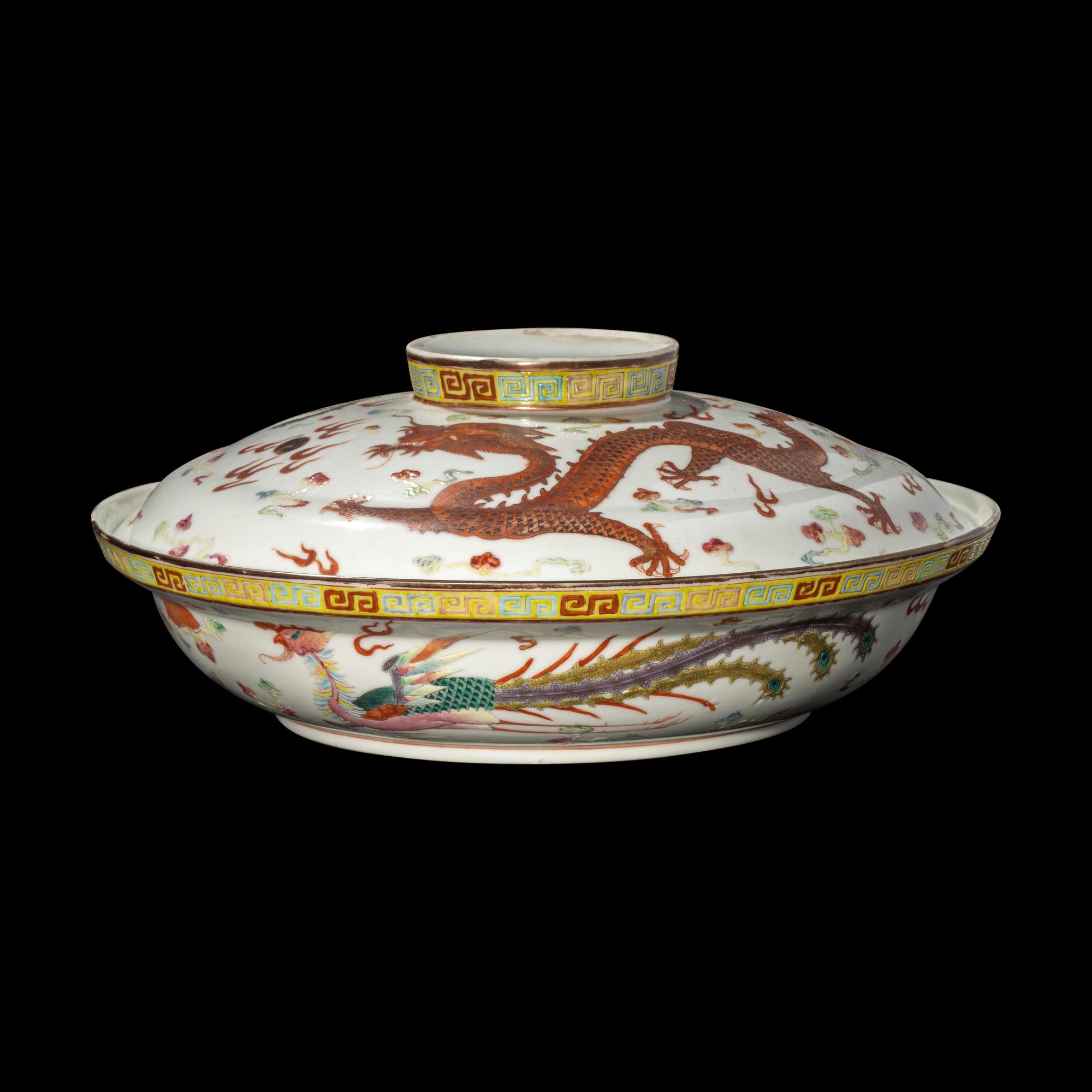 Three Chinese Famille Rose Porcelain 'Dragon' Bowls, Guangxu Period 清光緒 粉彩雙龍戲珠大蓋碗及小碗兩件