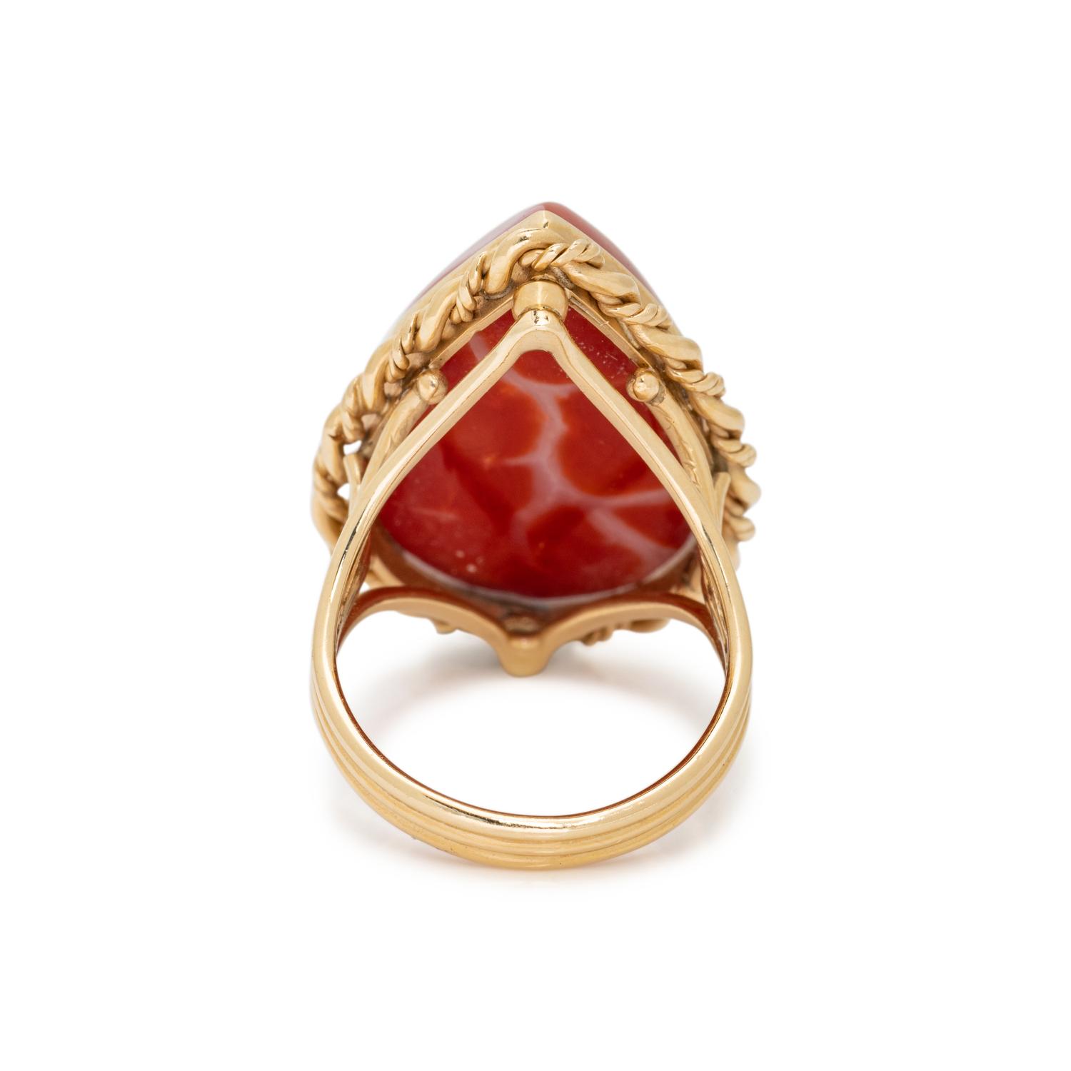 YELLOW GOLD AND CORAL RING