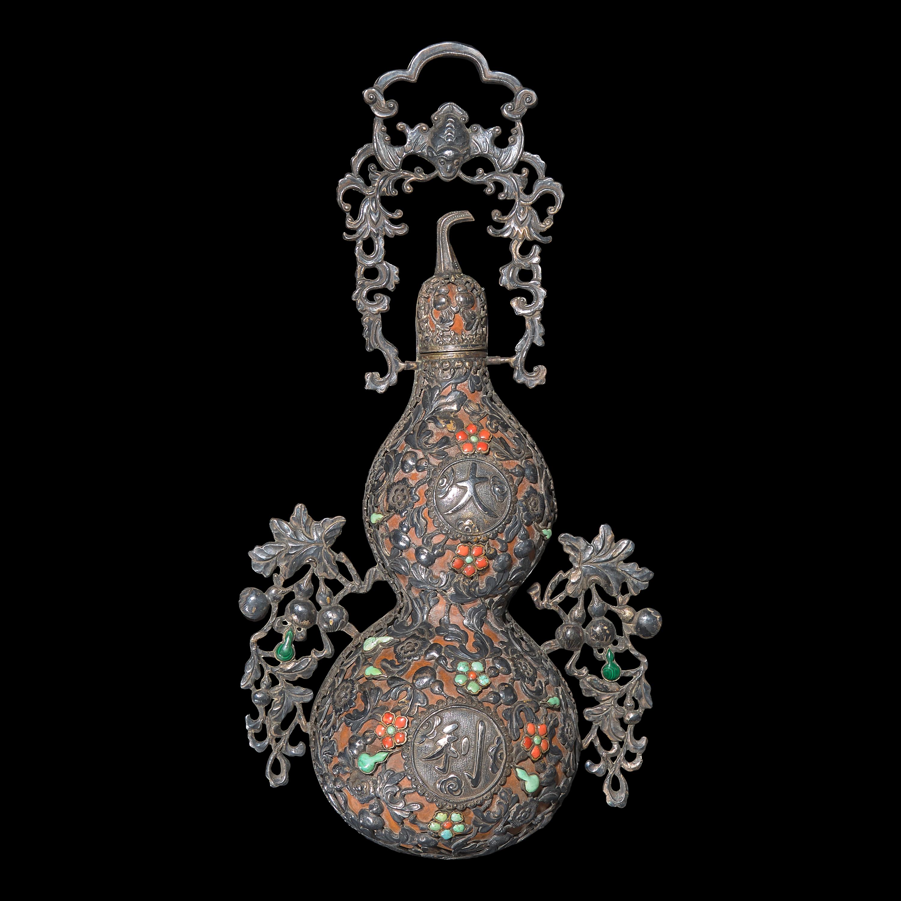 A Chinese Embellished Silver-Mounted Double Gourd Wall Vase, Qing to Republic Period 清晚期 銀嵌寳葫蘆‘大利’壁瓶