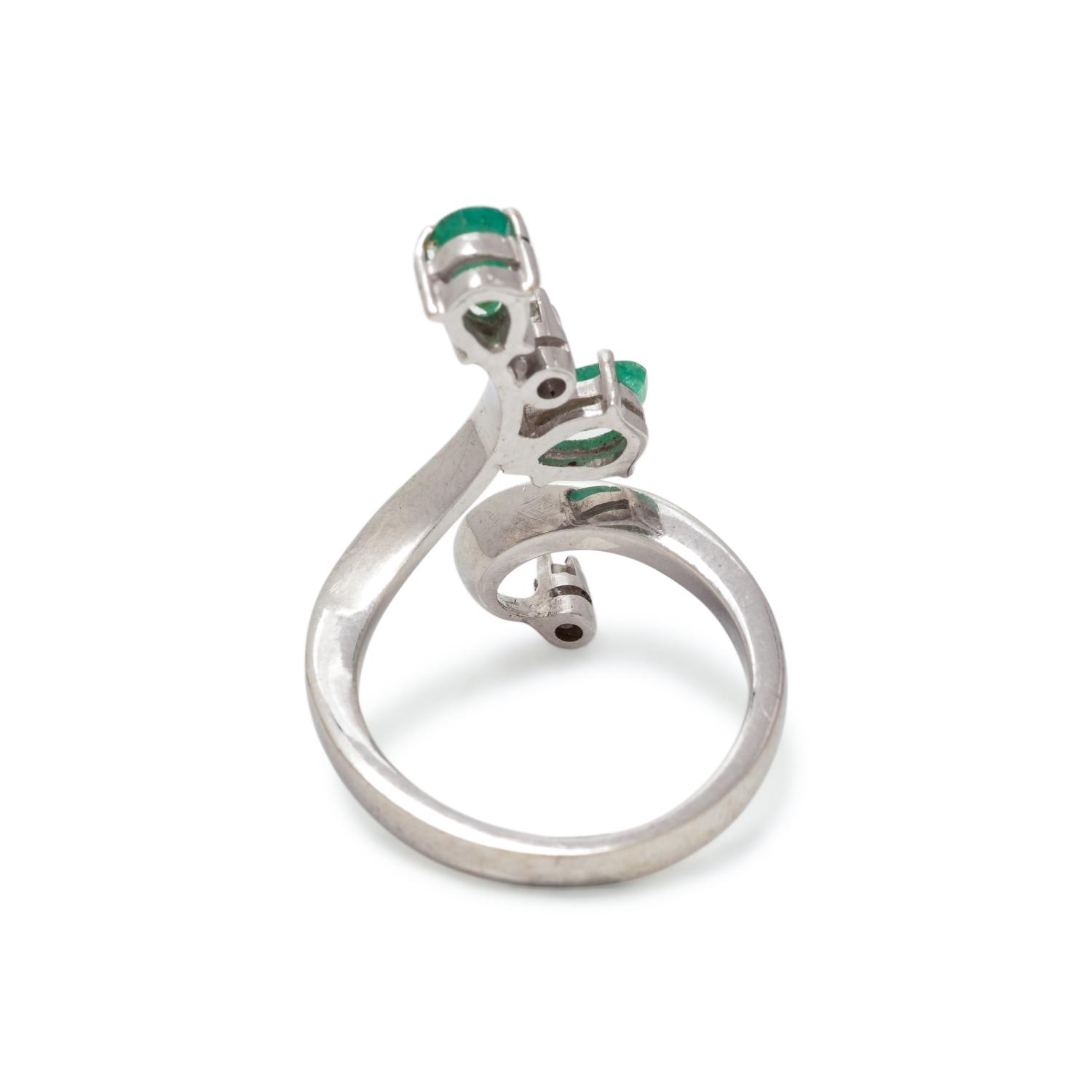 EMERALD AND DIAMOND RING