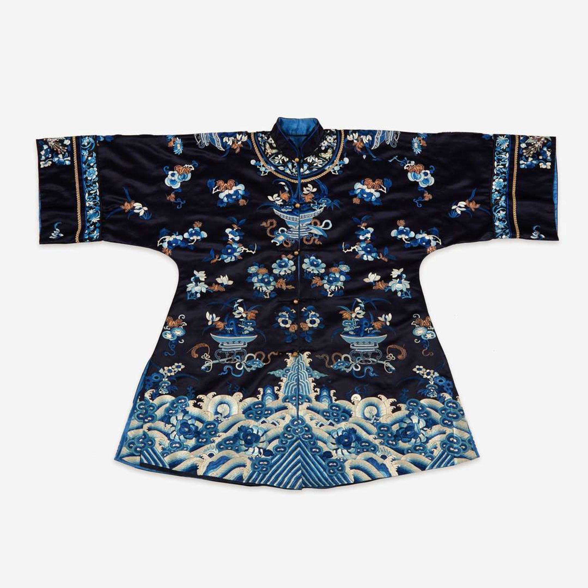 A Chinese embroidered silk lady's robe 刺绣女装长袍氅衣 Qing Dynasty with later tailoring ? ???????
