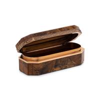 A Gold-Mounted Opaque Agate Snuff Box