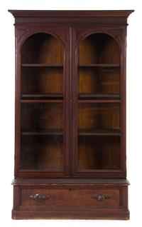 A Victorian Walnut Bookcase Height 78 3/4 x width 48 x depth 18 1/2 inches. — 19TH CENTURY