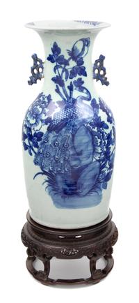 A Chinese Blue and White Porcelain Vase