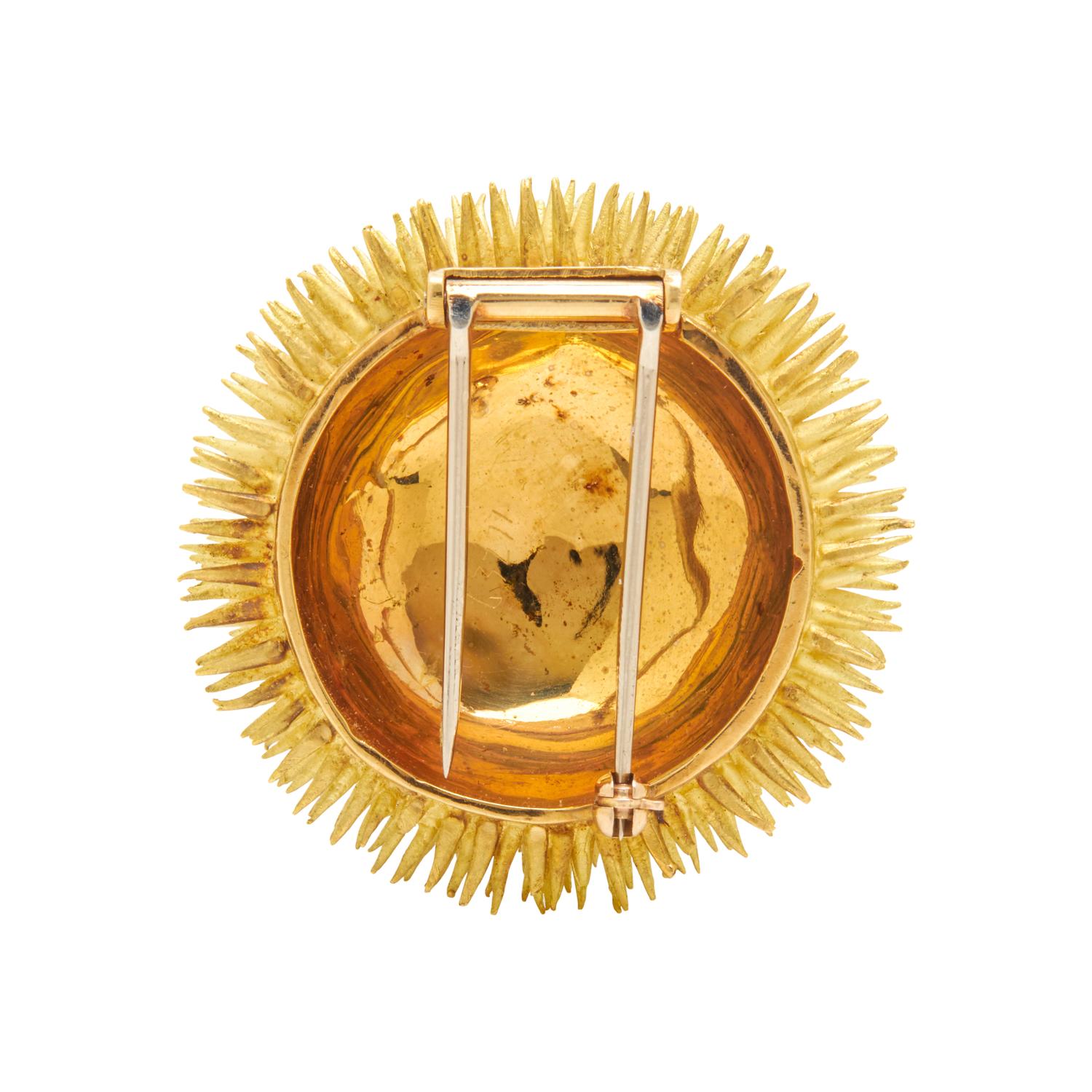 TIFFANY & CO., YELLOW GOLD BROOCH