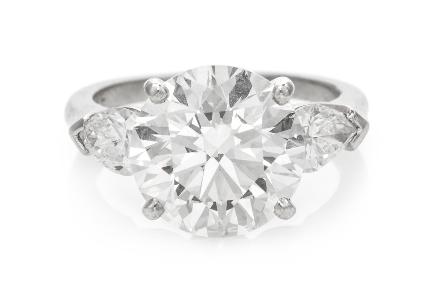 A Platinum and Diamond Ring, Graff, 4.30 dwts.