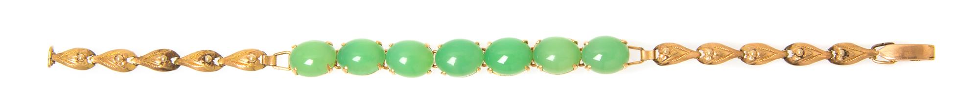 A 14 Karat Yellow Gold and Chrysoprase Bracelet, 6.20 dwts.
