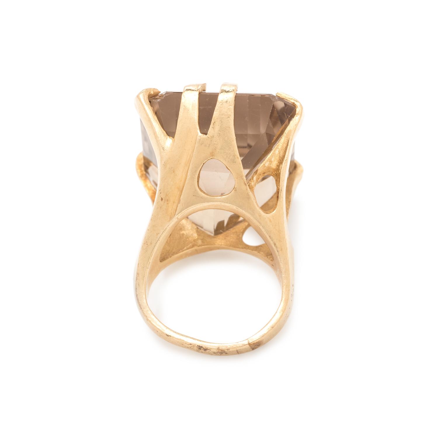 YELLOW GOLD AND SMOKY QUARTZ RING