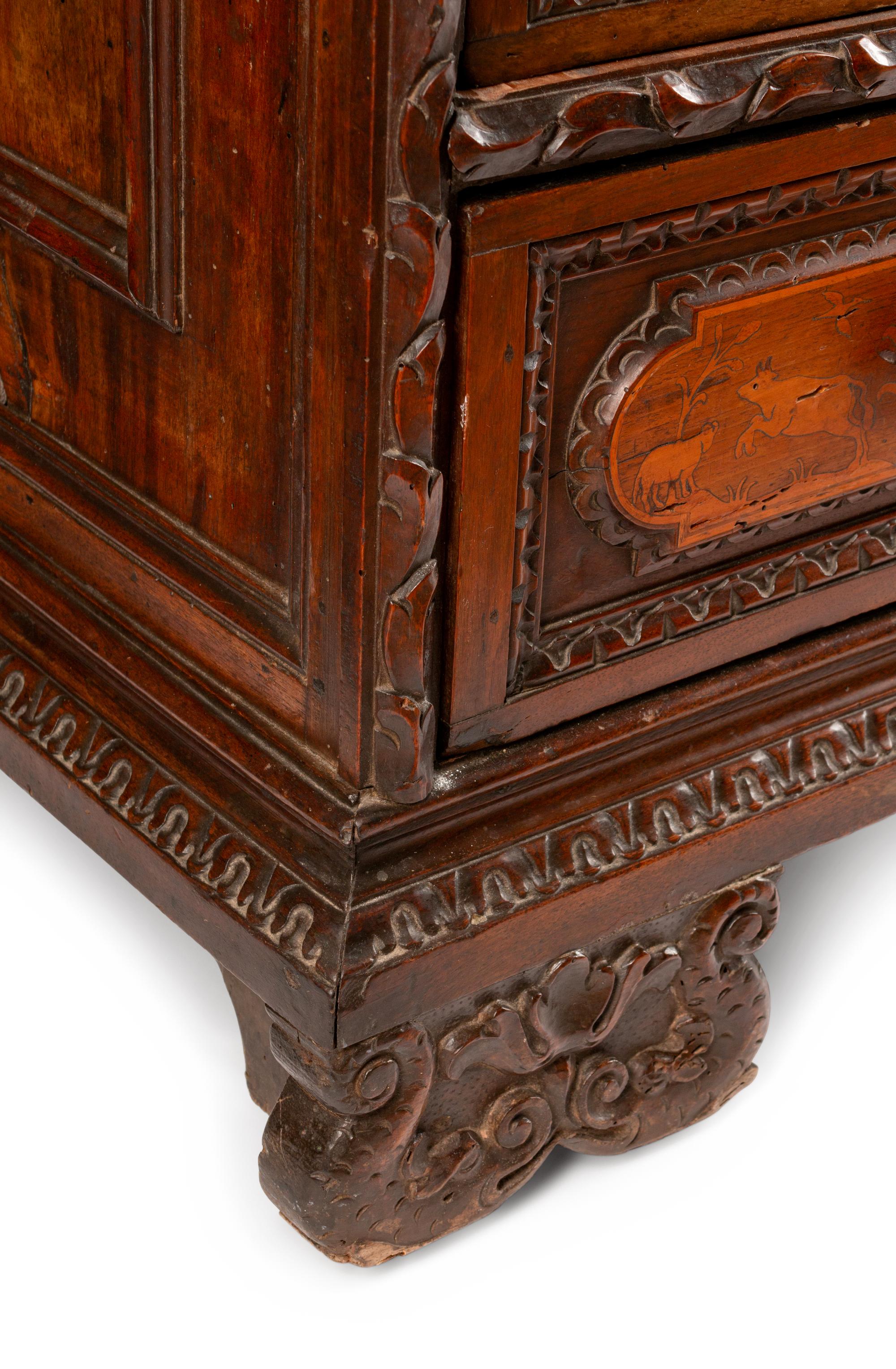 An Italian Baroque Marquetry Chest of Drawers — EARLY 18TH CENTURY