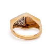 YELLOW GOLD AND DIAMOND RING