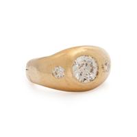 YELLOW GOLD AND DIAMOND RING