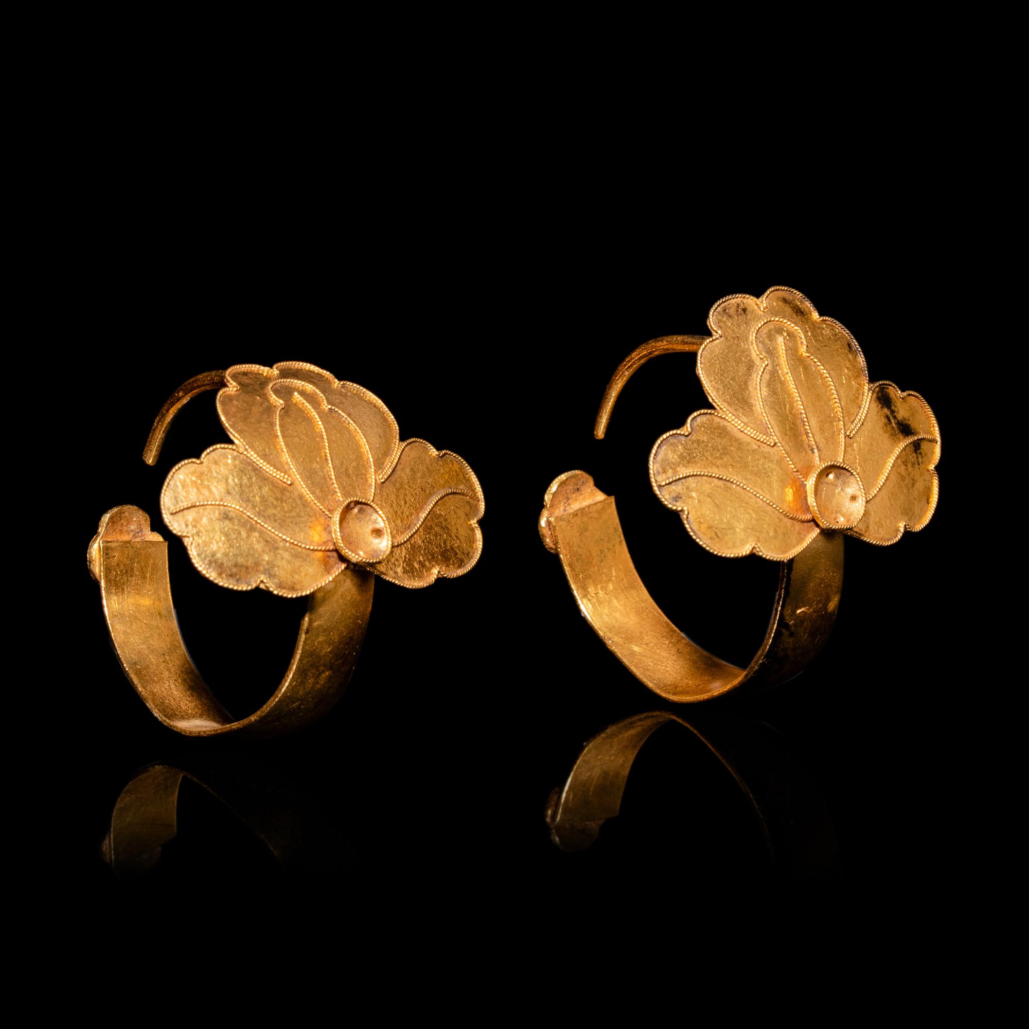 A Pair of Chinese Gold 'Peony' Earrings, Erqian, Qing Dynasty 清 金牡丹紋耳鉗一對