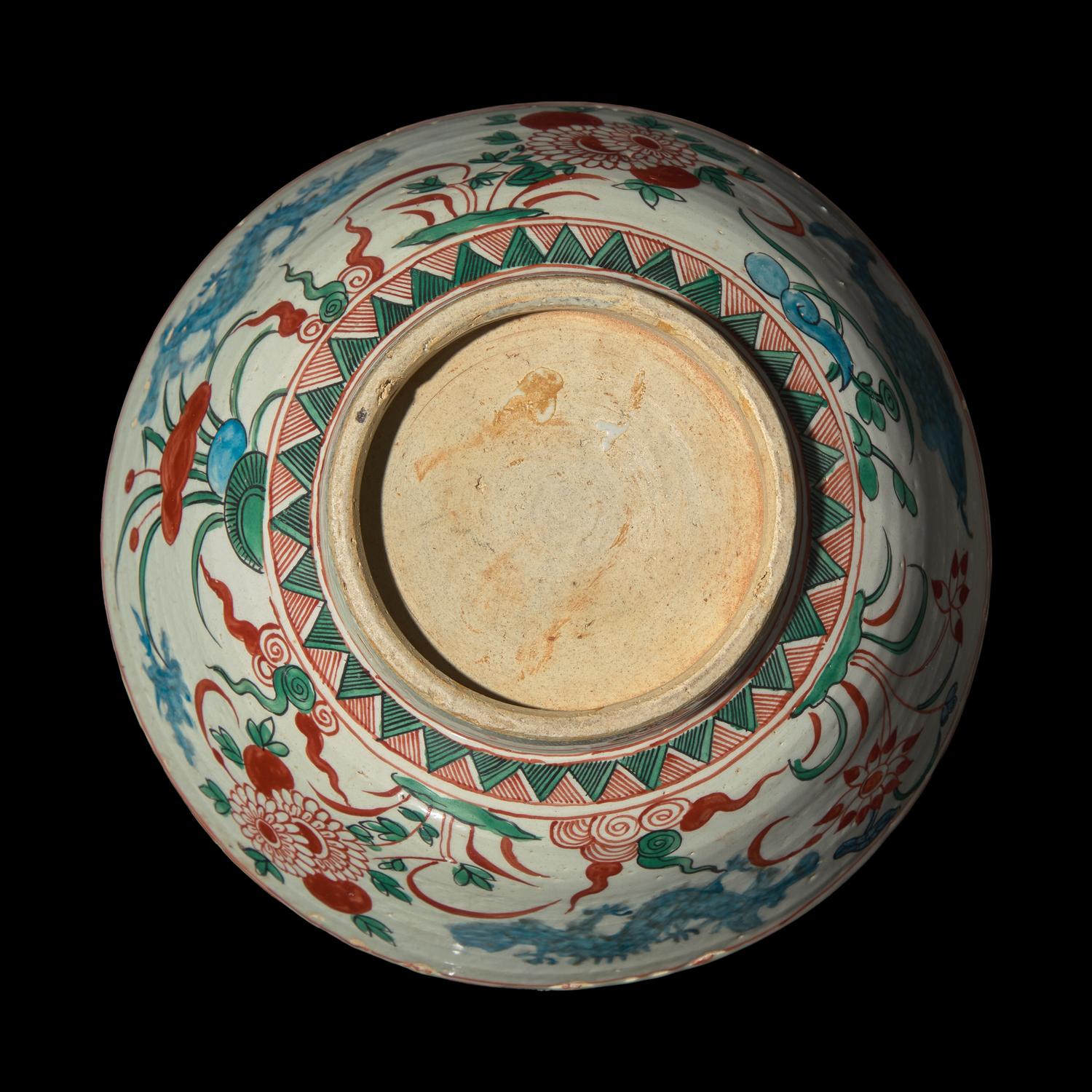 A Chinese "Swatow" Ware Bowl, Late Ming Dynasty — 明晚期 外銷瓷盌