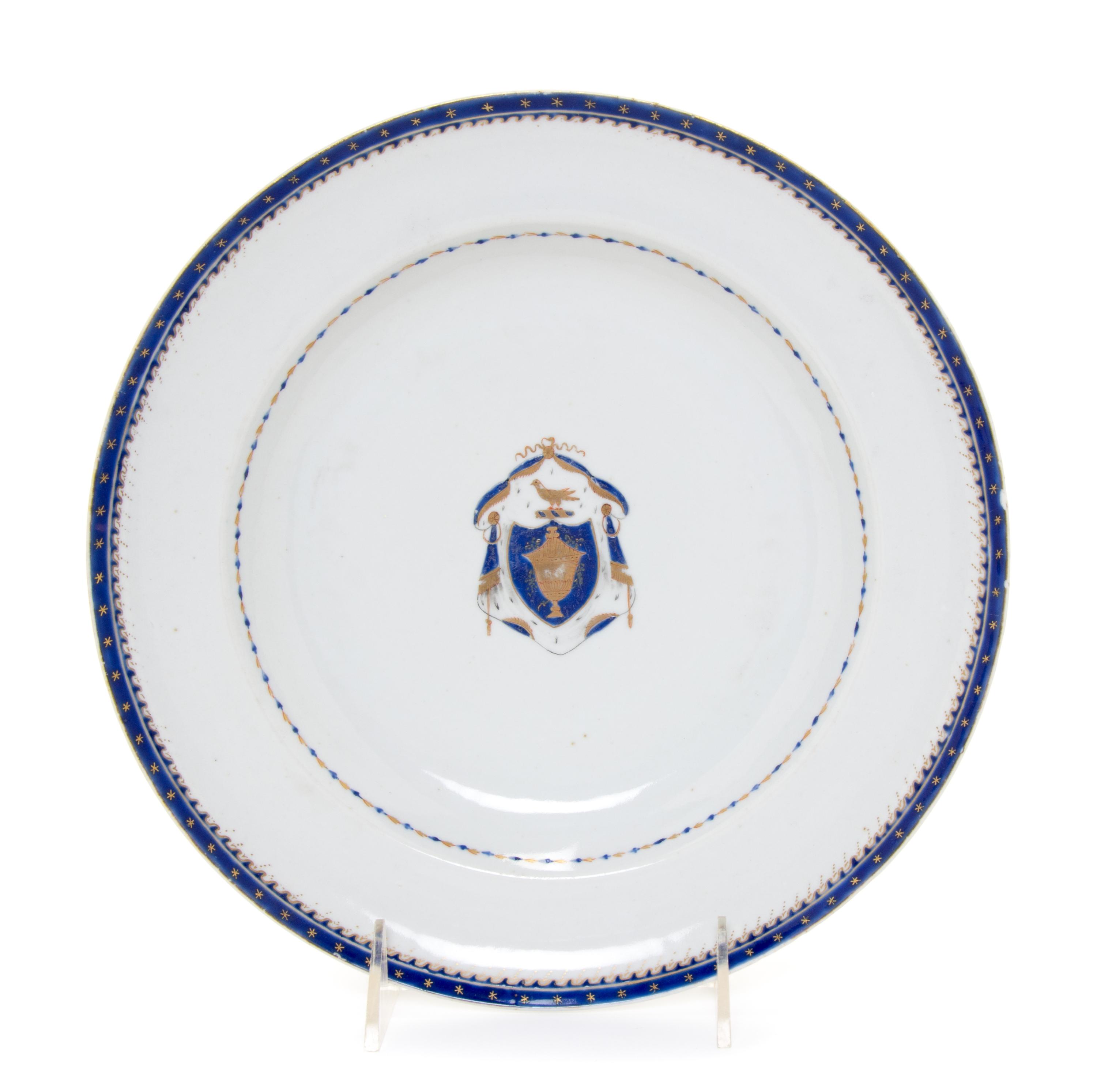 A Lowestoft Porcelain Armorial Plate Diameter 10 inches.
