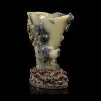 A Chinese Celadon and Grey Jade Libation Cup, Juebei 灰白玉龙纹爵杯