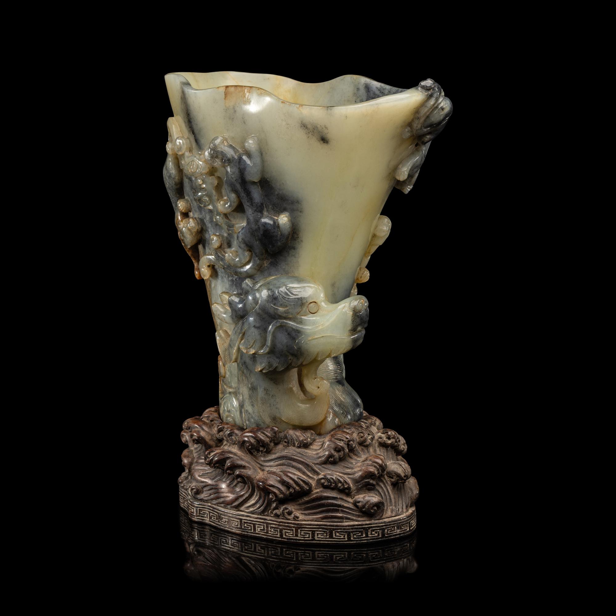 A Chinese Celadon and Grey Jade Libation Cup, Juebei 灰白玉龙纹爵杯