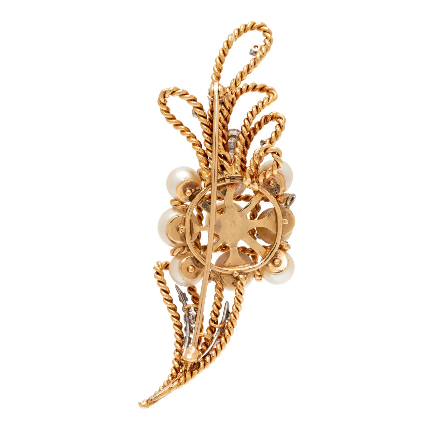 YELLOW GOLD, CULTURED PEARL AND DIAMOND BROOCH