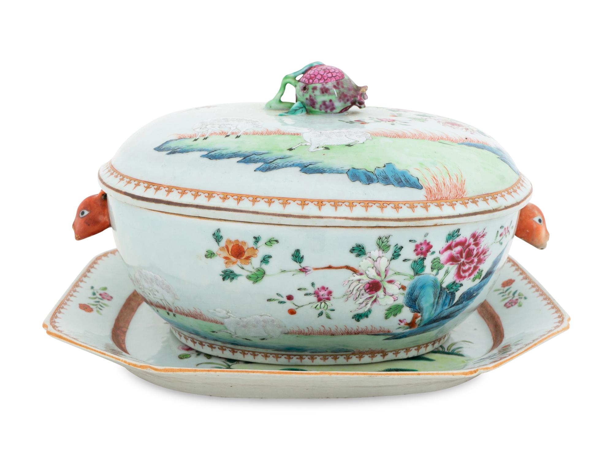 A Chinese Export Porcelain Tureen and Platter