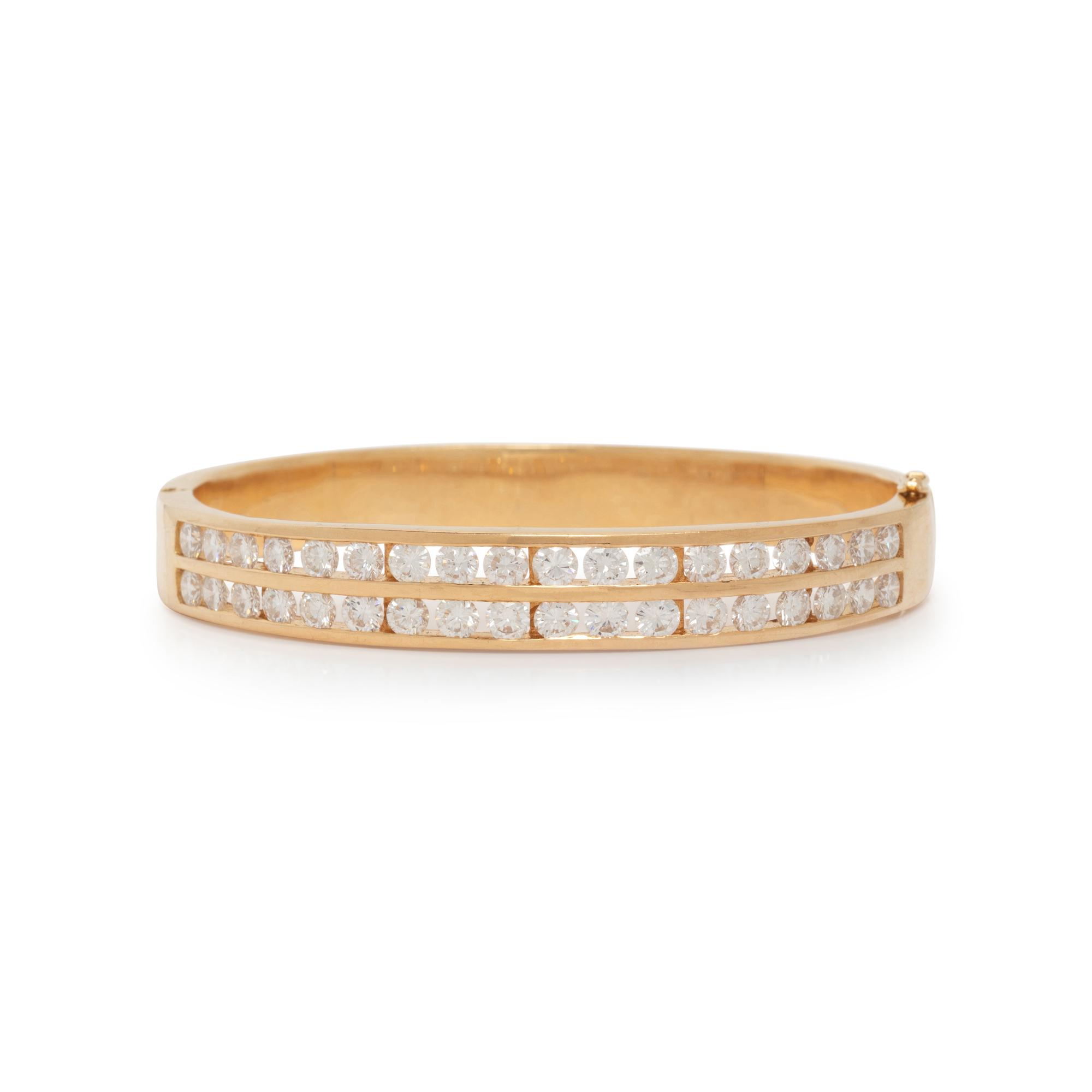 YELLOW GOLD AND DIAMOND BANGLE BRACELET