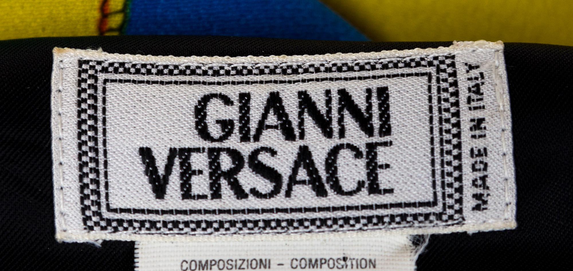 A Gianni Versace Silk Vest, Size 48.