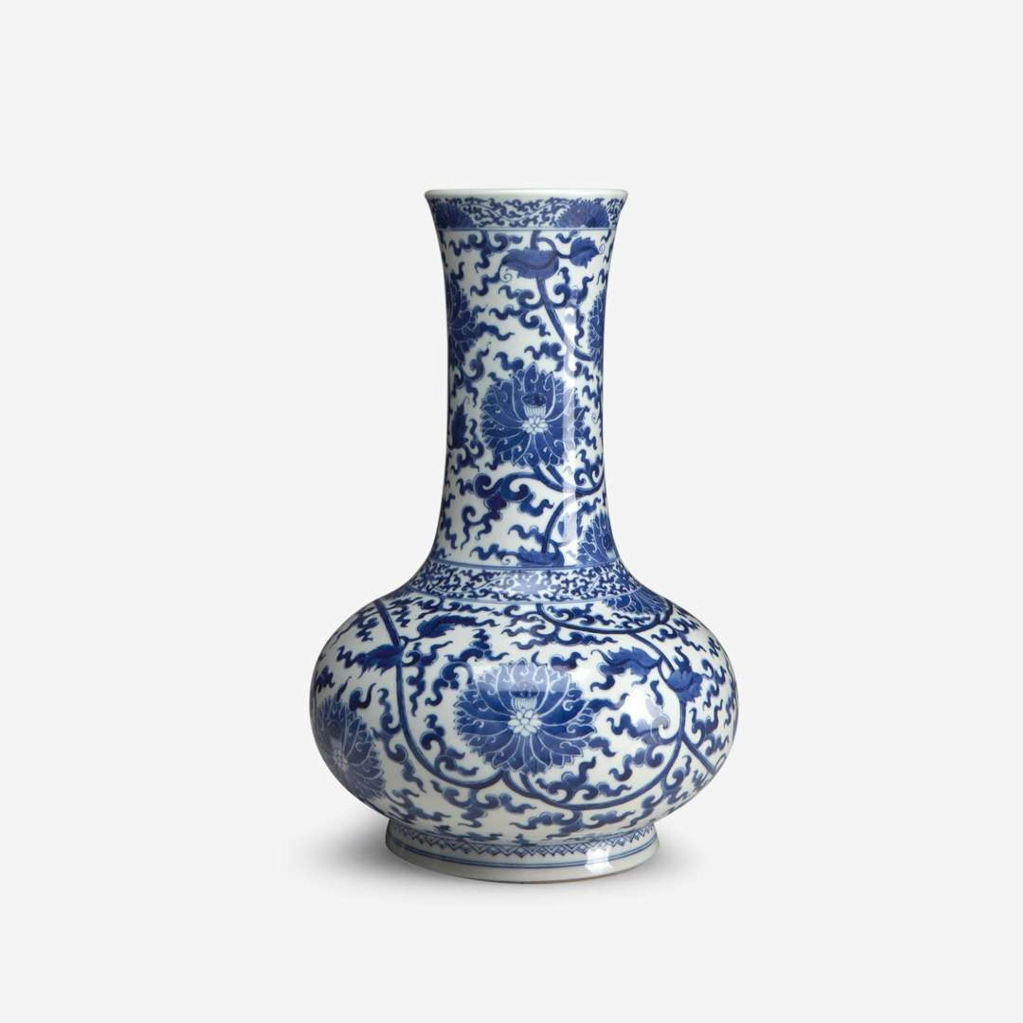 A Chinese blue and white porcelain bottle vase