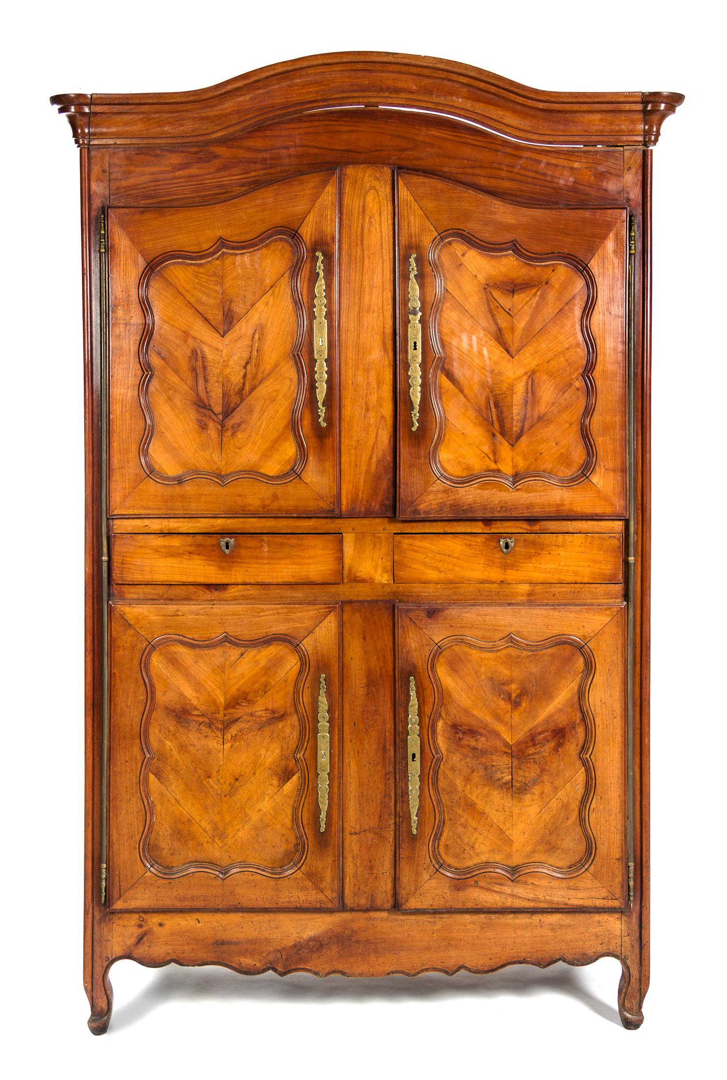 A French Provincial Walnut Linen Press Height 94 1/4 x width 55 1/2 x depth 21 inches. — LATE 18TH/EARLY 19TH CENTURY