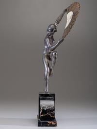 Femme a l'eventail Sculpture