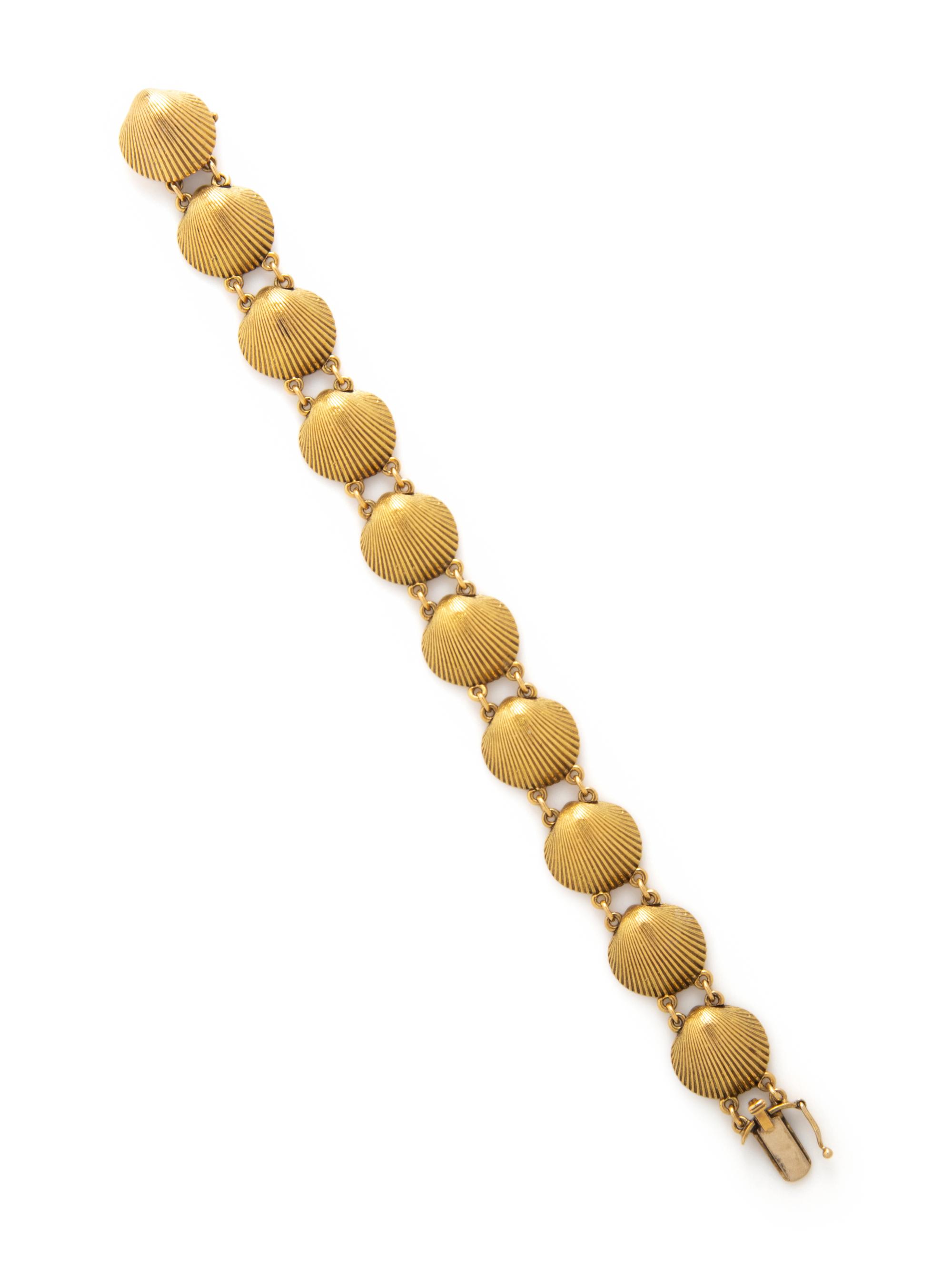 YELLOW GOLD SHELL MOTIF BRACELET