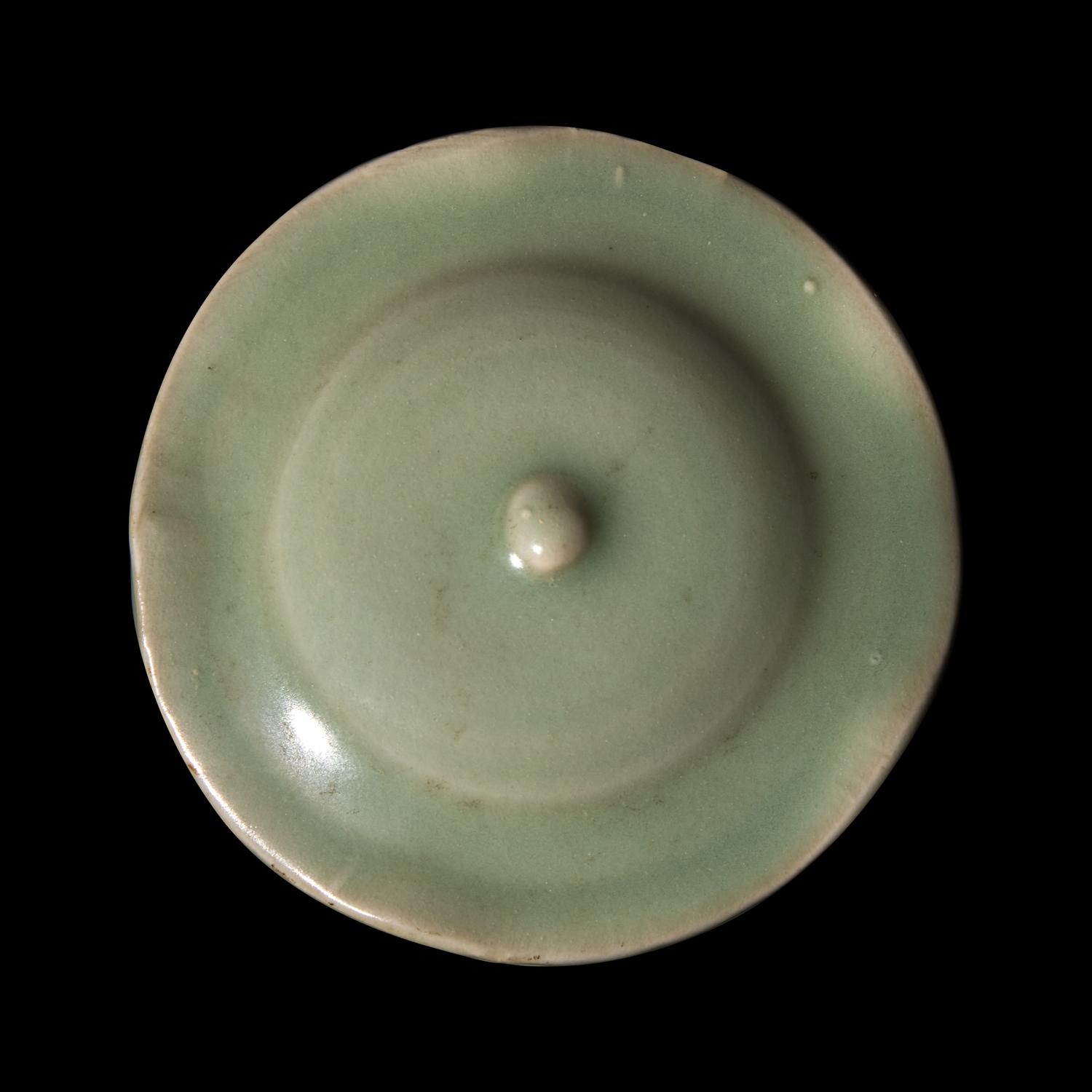 A Small Chinese Longquan Style Celadon Glazed Covered Jar — 龍泉窯青釉蓋罐