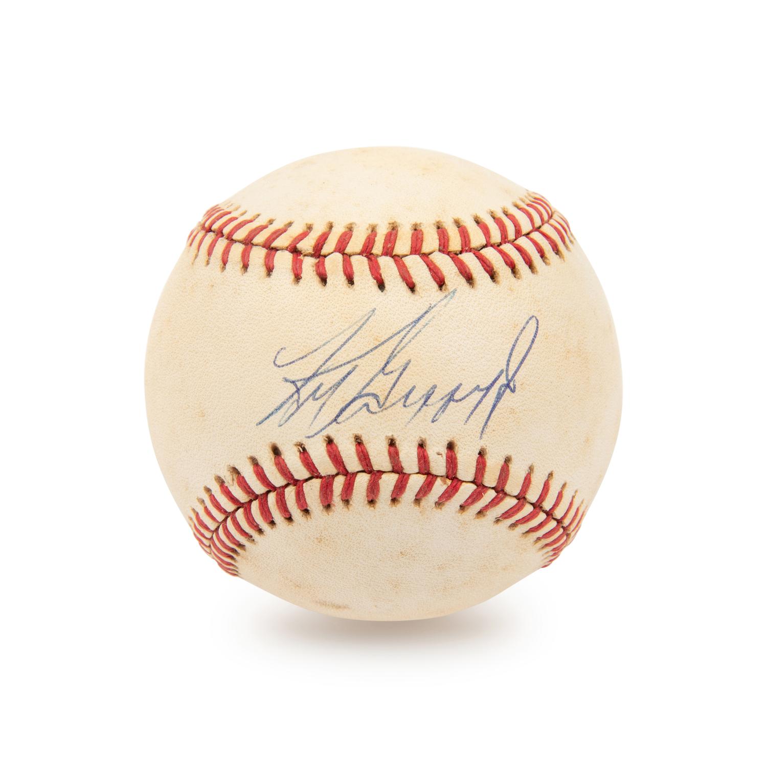 A Ken Griffey Jr. Single Signed Autograph Baseball (Beckett Authentication Services)