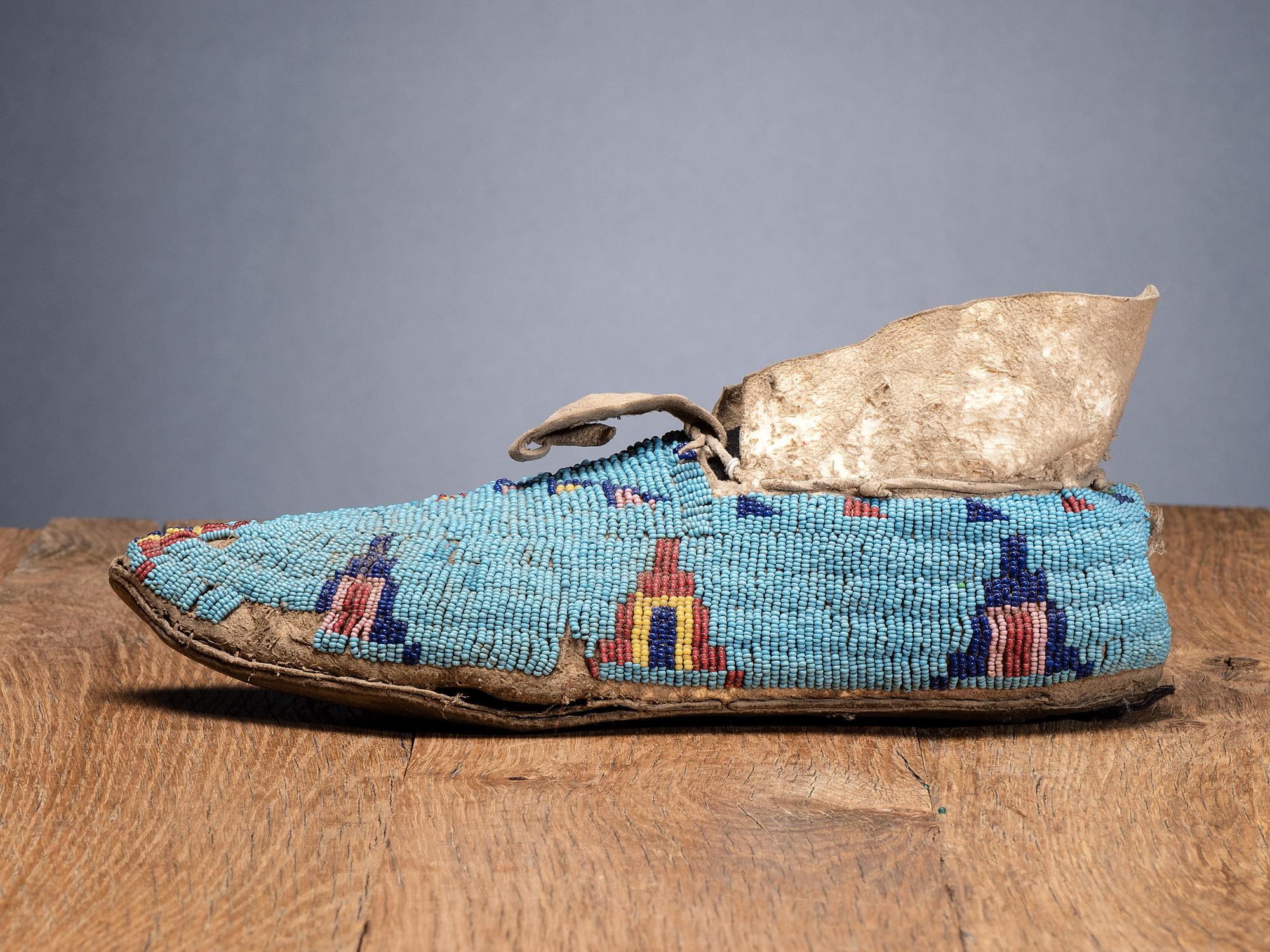 Single Cheyenne Beaded Hide Moccasin