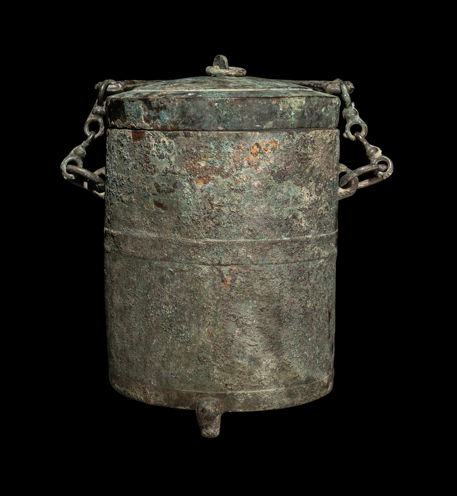 A Chinese Archaic Bronze Handled Xing and Cover, Han Dynasty 漢 青銅鋞