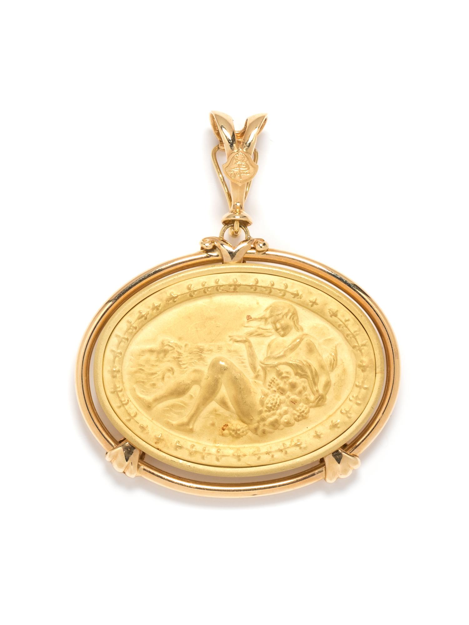 An 18 Karat Yellow Gold Pendant,