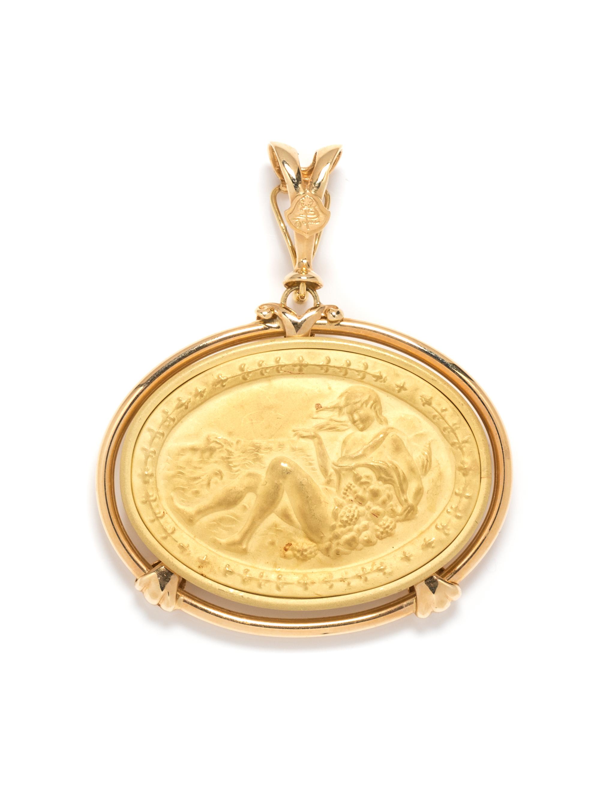An 18 Karat Yellow Gold Pendant,
