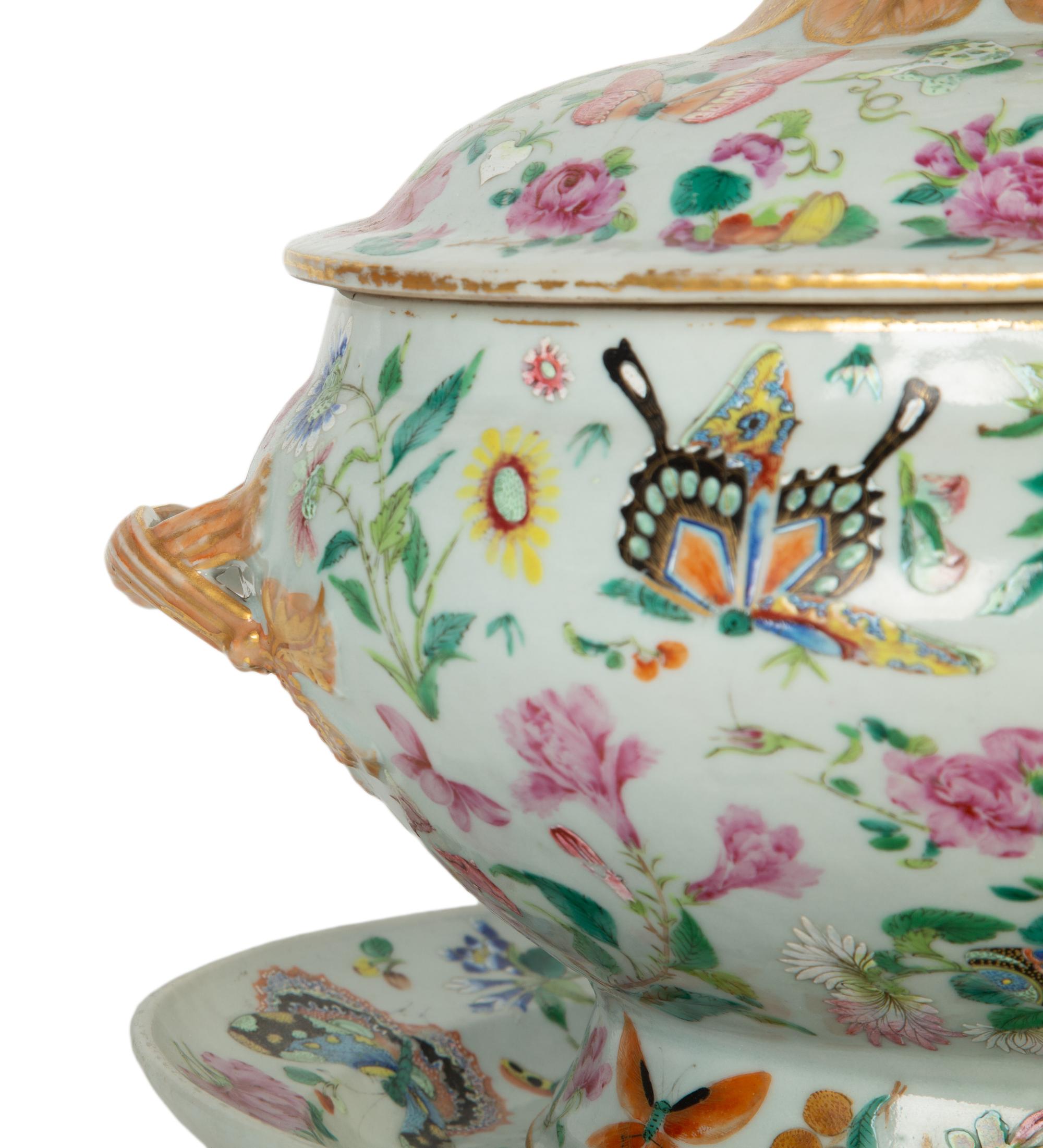A Chinese Export Famille Rose Porcelain Covered Tureen and Underplate — 19th/20th Century