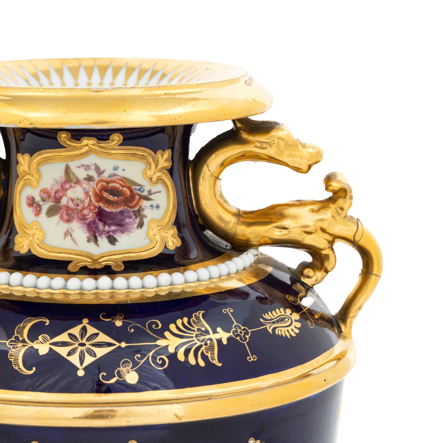 A Flight, Barr and Barr Worcester Porcelain Vase
