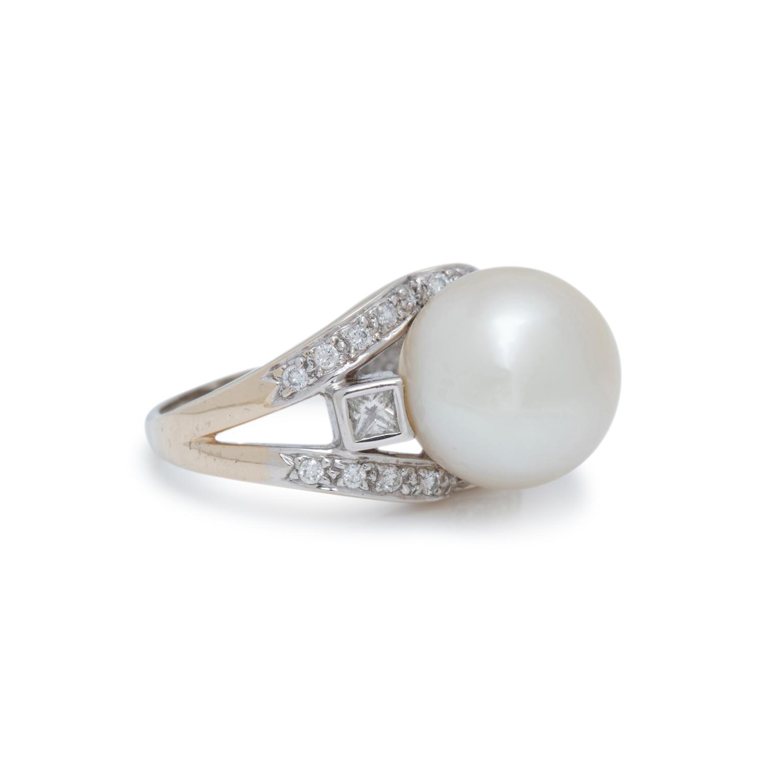 CULTURED SOUTH SEA PEARL AND DIAMOND RING